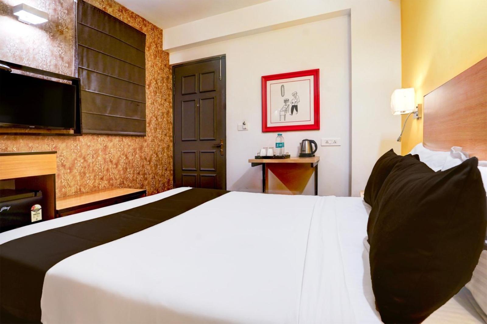 Hotel Aerotech Near Delhi Airport
